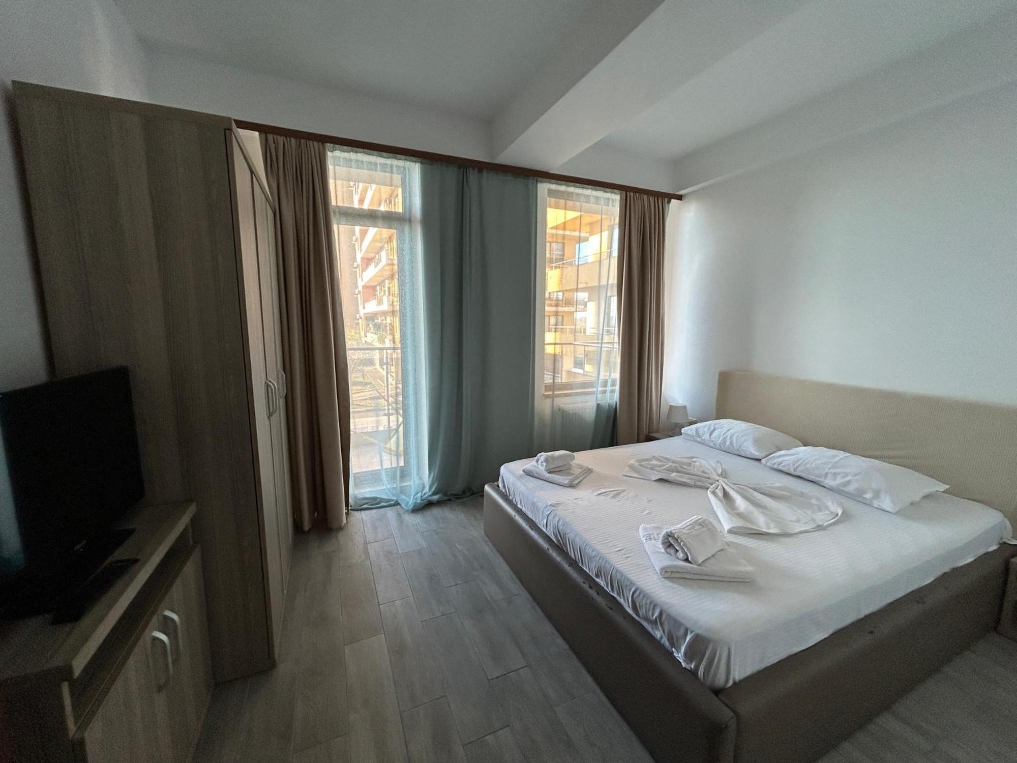 Catalina Summerland Apartaments Mamaia Nord Buitenkant foto